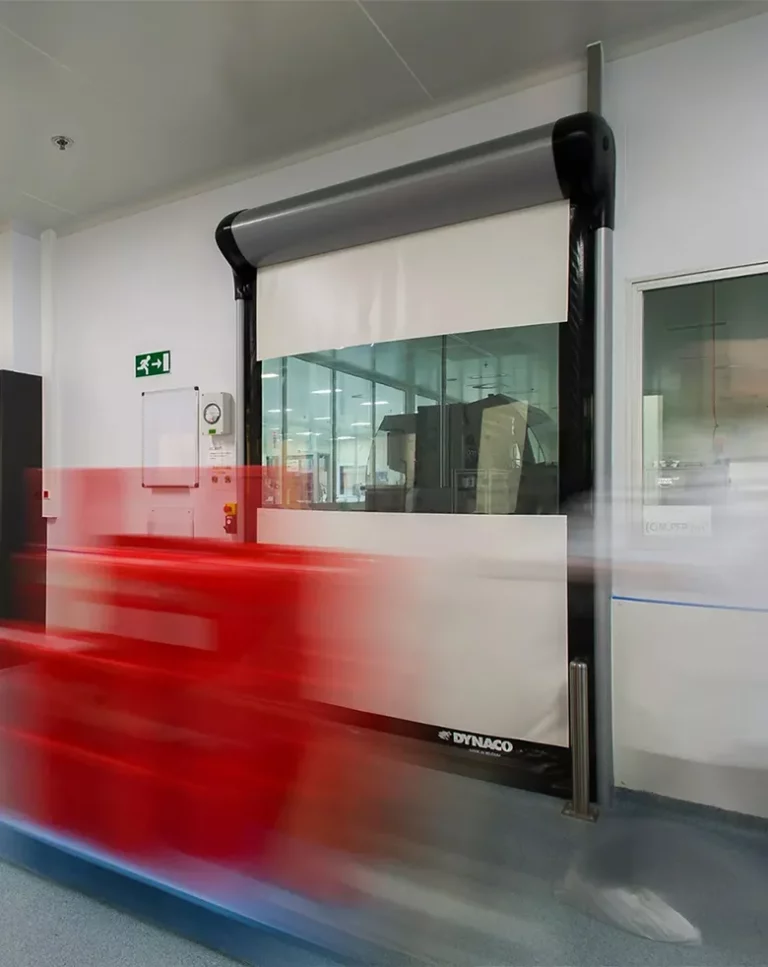 Porte rapide Industrielle DYNACO – SGC Fermetures Porte rapide industrielle DYNACO pour sites logistiques