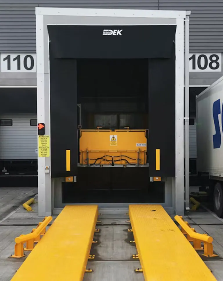Rampe de quai – SGC Fermetures Rampe de quai fixe ou mobile installée par SGC Fermetures