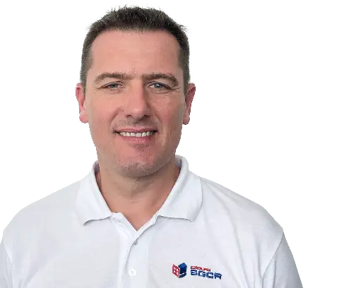 Cyrille Groullier – Satisfaction client SGC Fermetures Cyrille Groullier, dirigeant de SGC Fermetures, illustrant la satisfaction client avec une note de 4,4 étoiles sur 5.