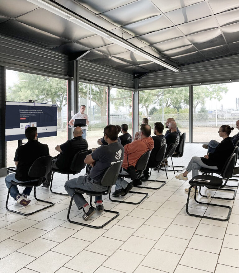 Une équipe qui progresse – SGC Fermetures Équipe SGC Fermetures en formation continue
