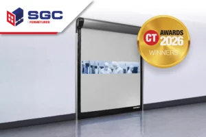 Porte rapide D-313 CL4 de Dynaco récompensée par le Cleanroom Innovation Award pour les salles blanches ISO 14644-1 Classe 4